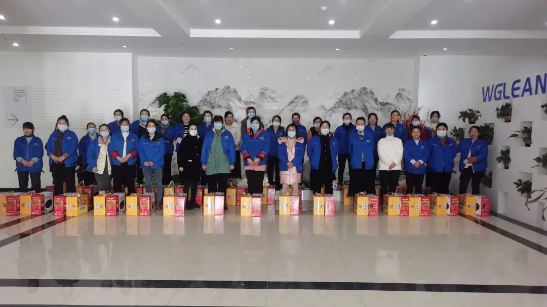 心系員工 情暖新春|萬(wàn)谷力安電氣為員工放新春禮品！